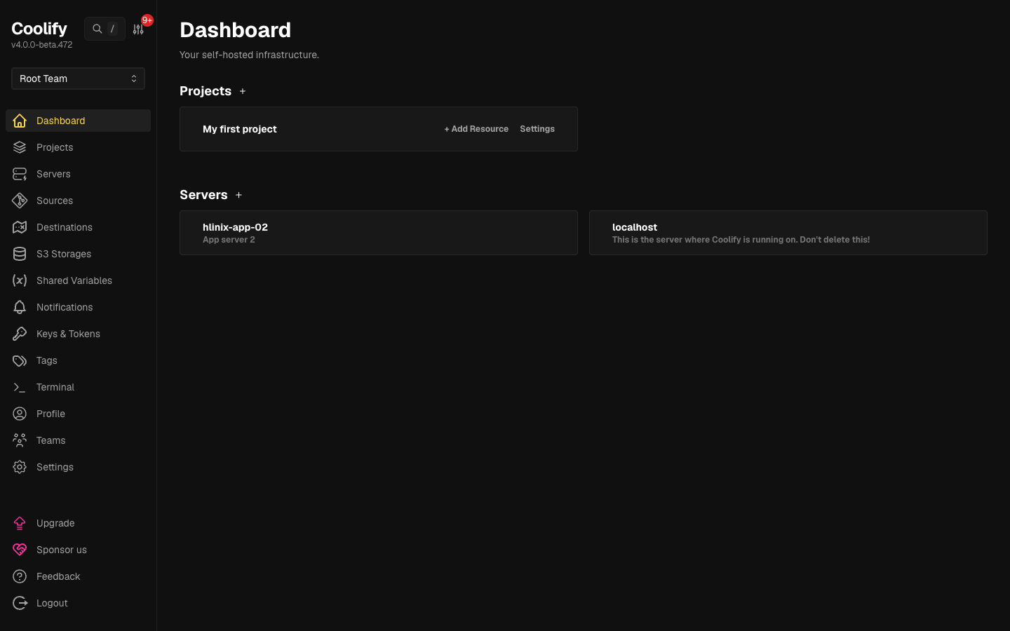 Hlinix VPS control panel — the Coolify dashboard showing projects and servers